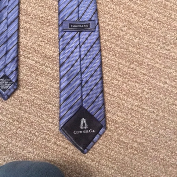 Carroll & Co black and blue necktie made in Italy - Picture 3 of 3